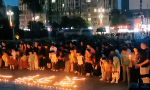 感动！富顺市民自发悼念袁隆平-1.jpg