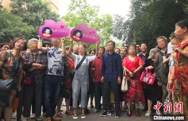 自贡：男子幼时被拐 28年后终与亲人团聚-1.jpg