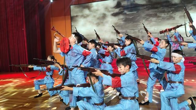 “自贡新时代好少年”名单出炉 18名学生上榜！看看有你家孩子吗？-3.jpg