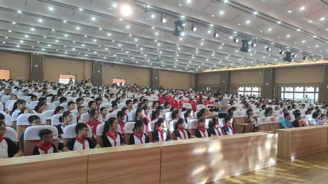 “自贡新时代好少年”名单出炉 18名学生上榜！看看有你家孩子吗？-5.jpg