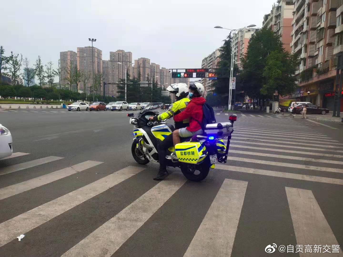 你们勇往直前，我们全力护考，护航高考交警同行-7.jpg
