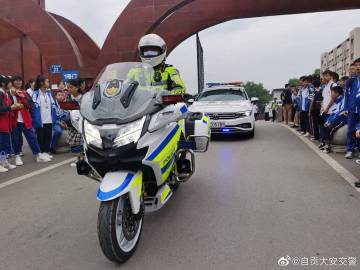 @自贡大安交警，护航高考 我们在行动-1.jpg