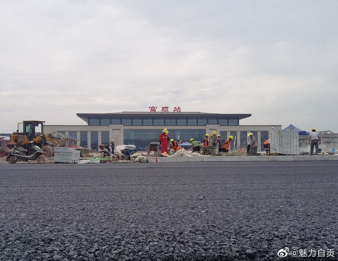 富顺高铁站连接线进入冲刺阶段-2.jpg