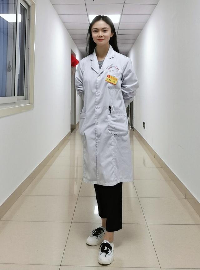 因为热爱、所以选择：记自贡市第一人民医院的年轻精英们-1.jpg