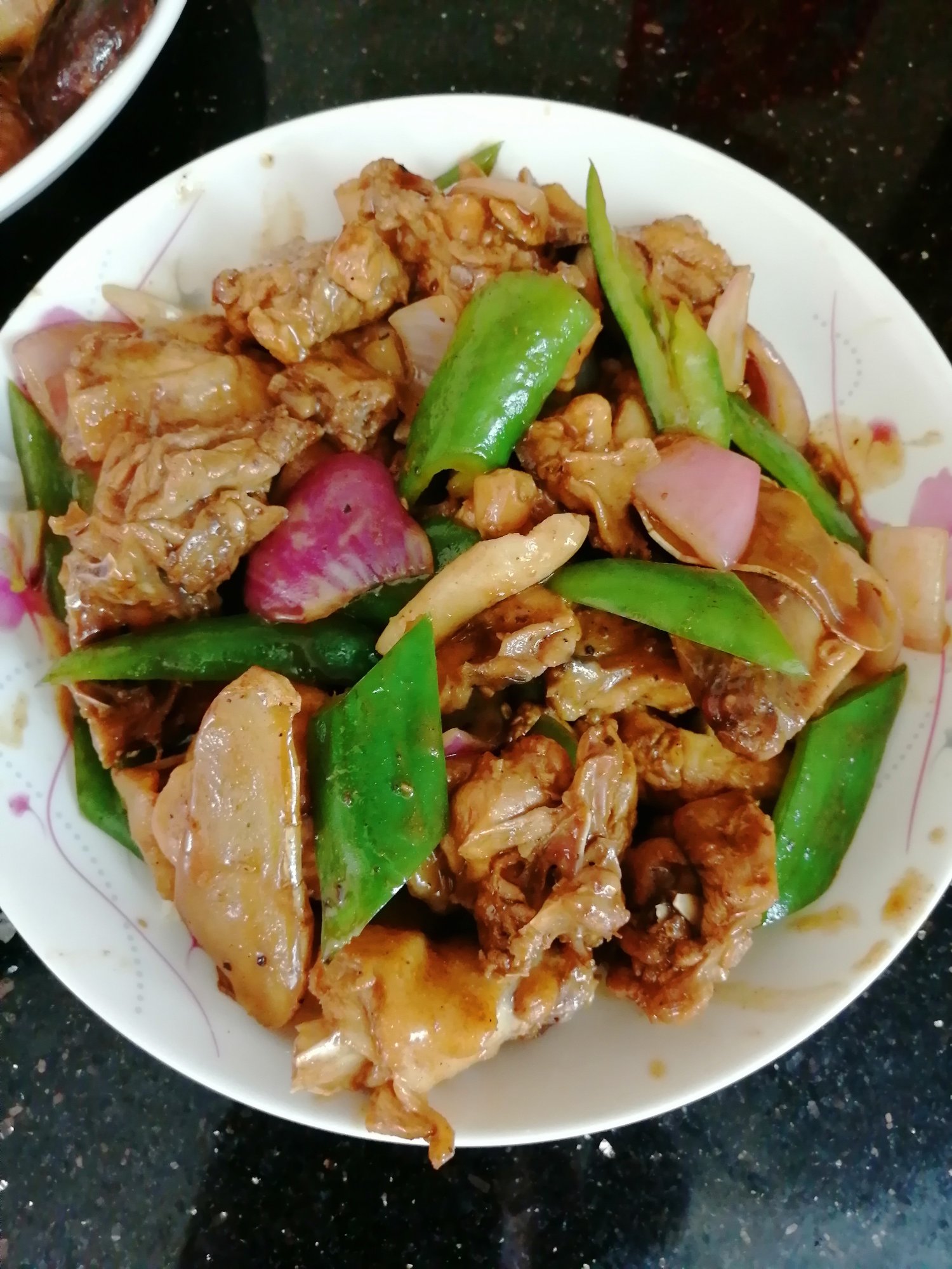 今日份午餐，香菇木耳焖鸡+黑椒汁焖鸡-7.jpg