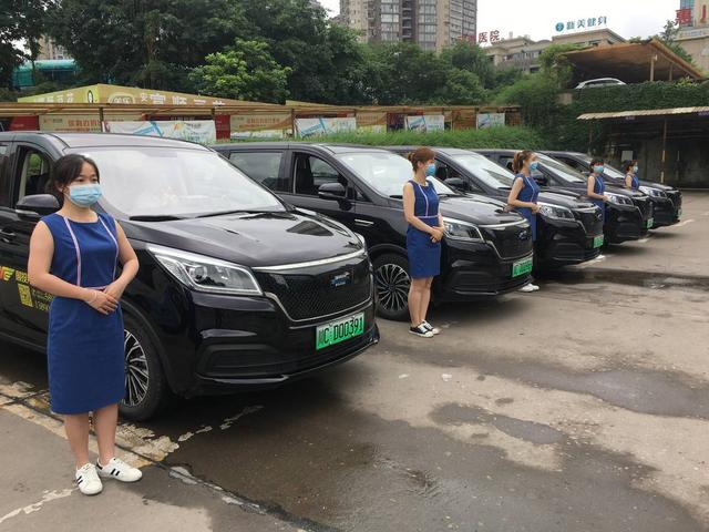 自贡开通“高铁直通车” 满足市区及荣县富顺旅客乘坐高铁需求-2.jpg