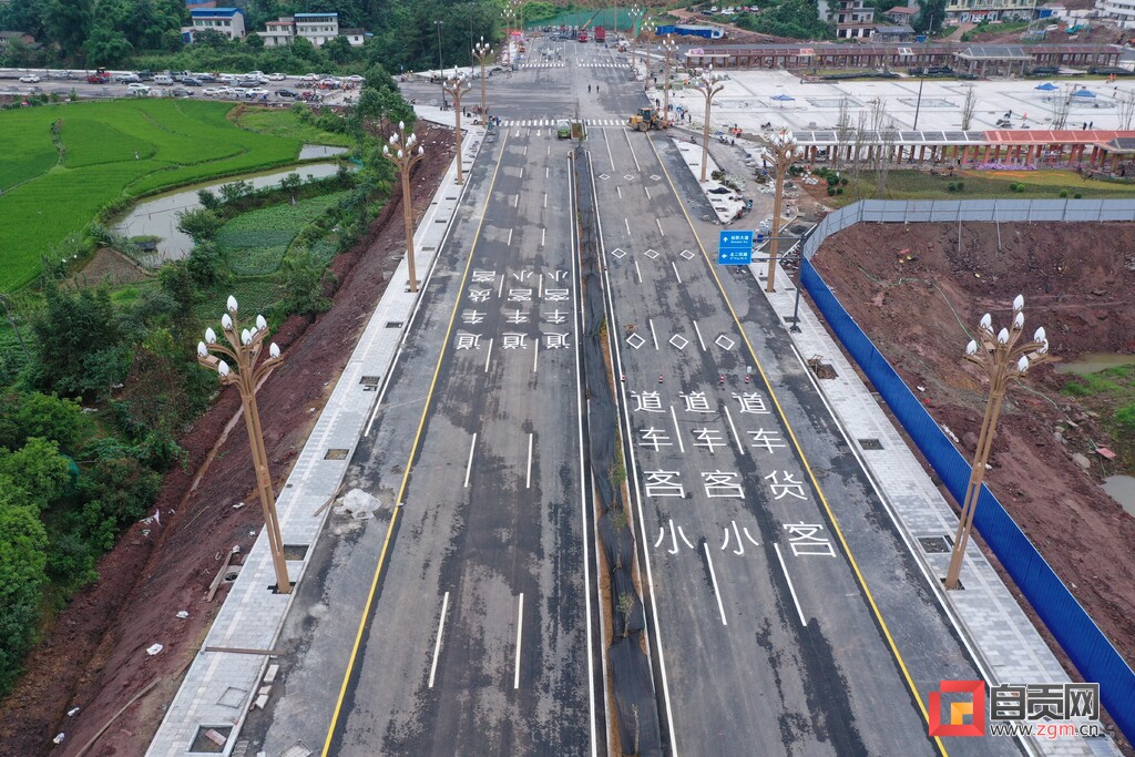 跑起！富顺站高铁连接线正式开通-2.jpg