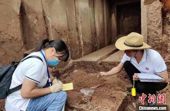 富顺：一工地发现墓室初判为宋代古墓穴 墓主人为男性-2.jpg