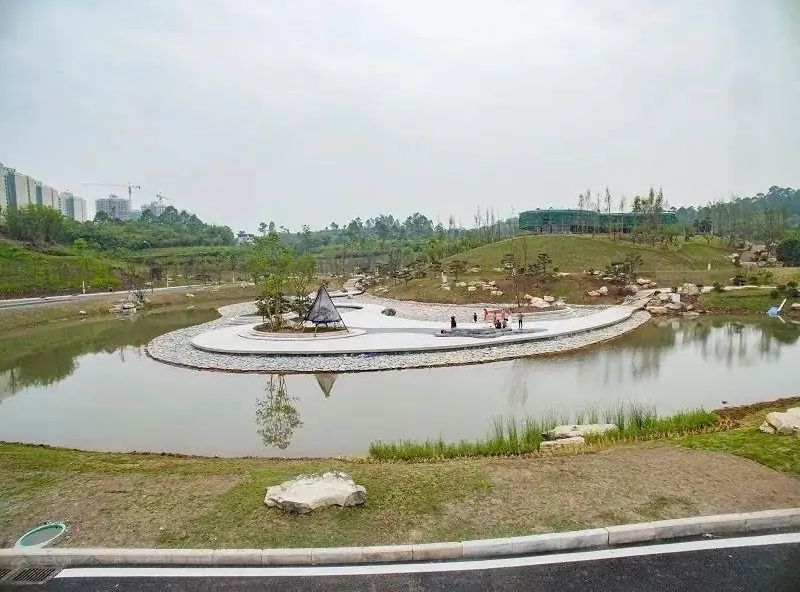 自贡高新区：卧龙湖西区生态修复工程主要景观节点已完成-4.jpg