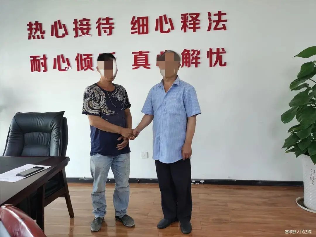 迟到16年！自贡一肇事者一声“对不起让您久等了”让人泪崩！-2.jpg