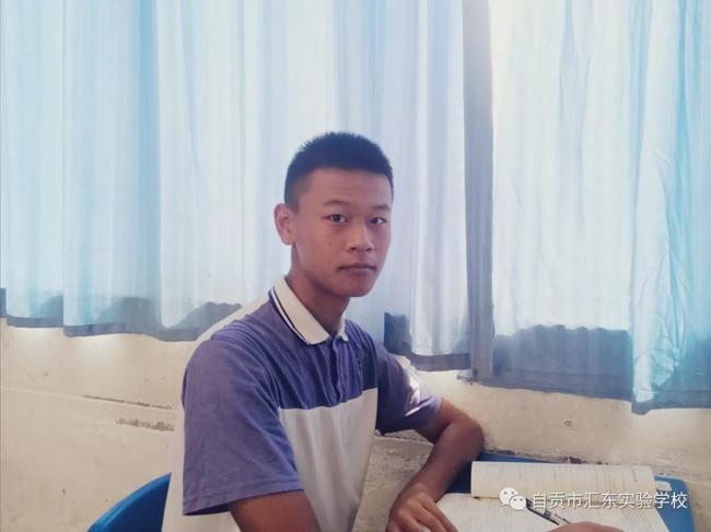 【自贡汇东实验学校•莘莘学子】逐梦深蓝 矢志海空-1.jpg