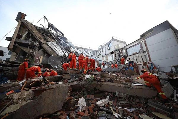【更新】情况通报！江苏苏州一酒店坍塌8人遇难，9人失联！-6.jpg