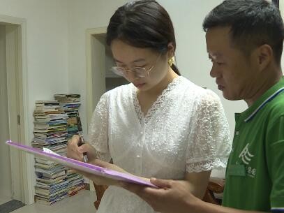 自贡今年首封高考录取通知书送达 18岁姑娘保送清华大学-1.jpg