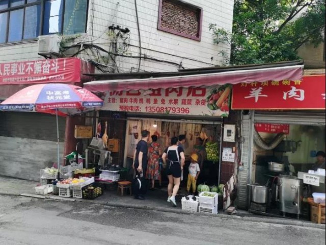 “周三查餐厅”：执法人员带你探寻“网红外卖餐厅”的真容-15.jpg