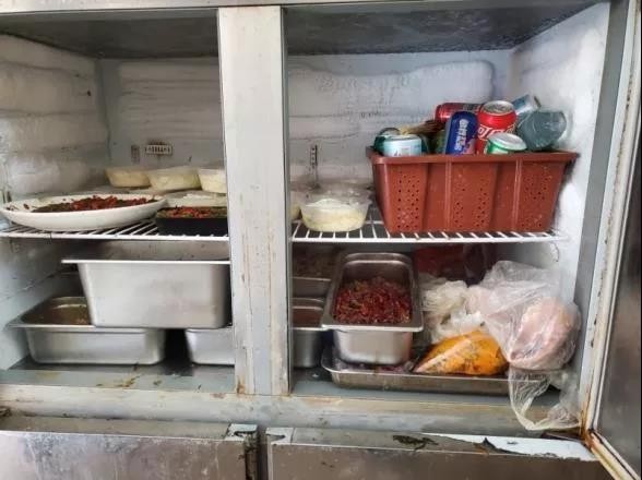“周三查餐厅”：执法人员带你探寻“网红外卖餐厅”的真容-23.jpg