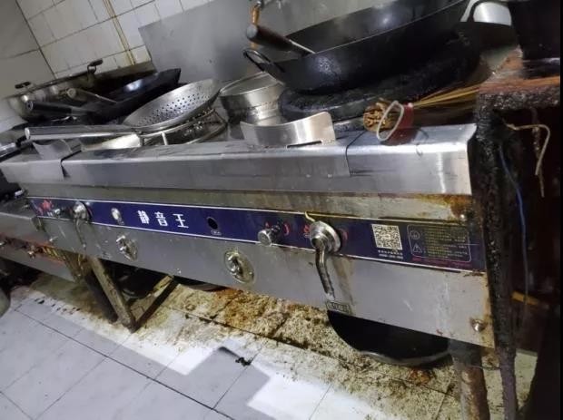 “周三查餐厅”：执法人员带你探寻“网红外卖餐厅”的真容-24.jpg