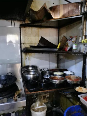 “周三查餐厅”：执法人员带你探寻“网红外卖餐厅”的真容-22.jpg