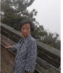 自贡急寻：七旬老太走失，戴助听器，穿白底碎花短袖、绿色长裤-1.jpg