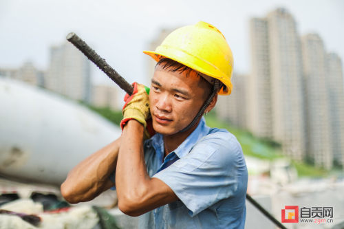 “趁热打铁”忙修路 国道G348丹桂互通立交项目建设与时间赛跑-2.jpg