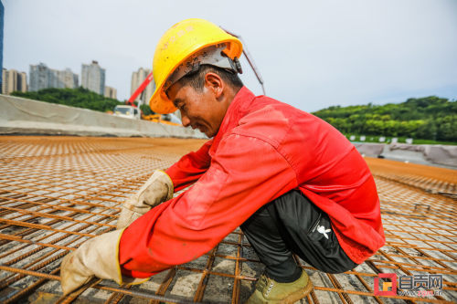 “趁热打铁”忙修路 国道G348丹桂互通立交项目建设与时间赛跑-4.jpg
