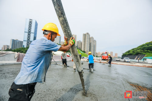“趁热打铁”忙修路 国道G348丹桂互通立交项目建设与时间赛跑-3.jpg