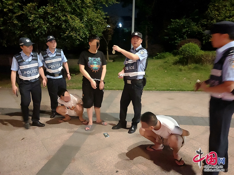 自贡：高新公安重拳打压非法经营、使用“笑气”见实效-1.jpg