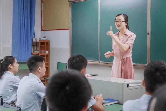 匠心·初心｜最美教师 自贡汇东实验校李俊诠释教师真正内涵-2.jpg