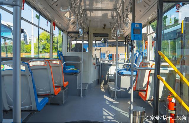 畅行城乡 苏州金龙助跑自贡安达客运加速度-4.jpg