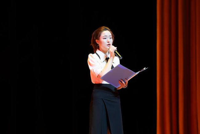 自贡举行2021“最美教师”颁奖晚会 10名教师被评“最美教师”另10名教师获“提名奖”-3.jpg