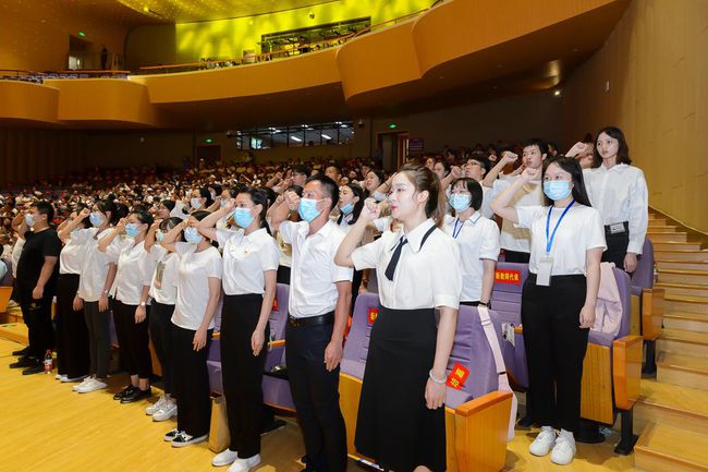 自贡举行2021“最美教师”颁奖晚会 10名教师被评“最美教师”另10名教师获“提名奖”-5.jpg