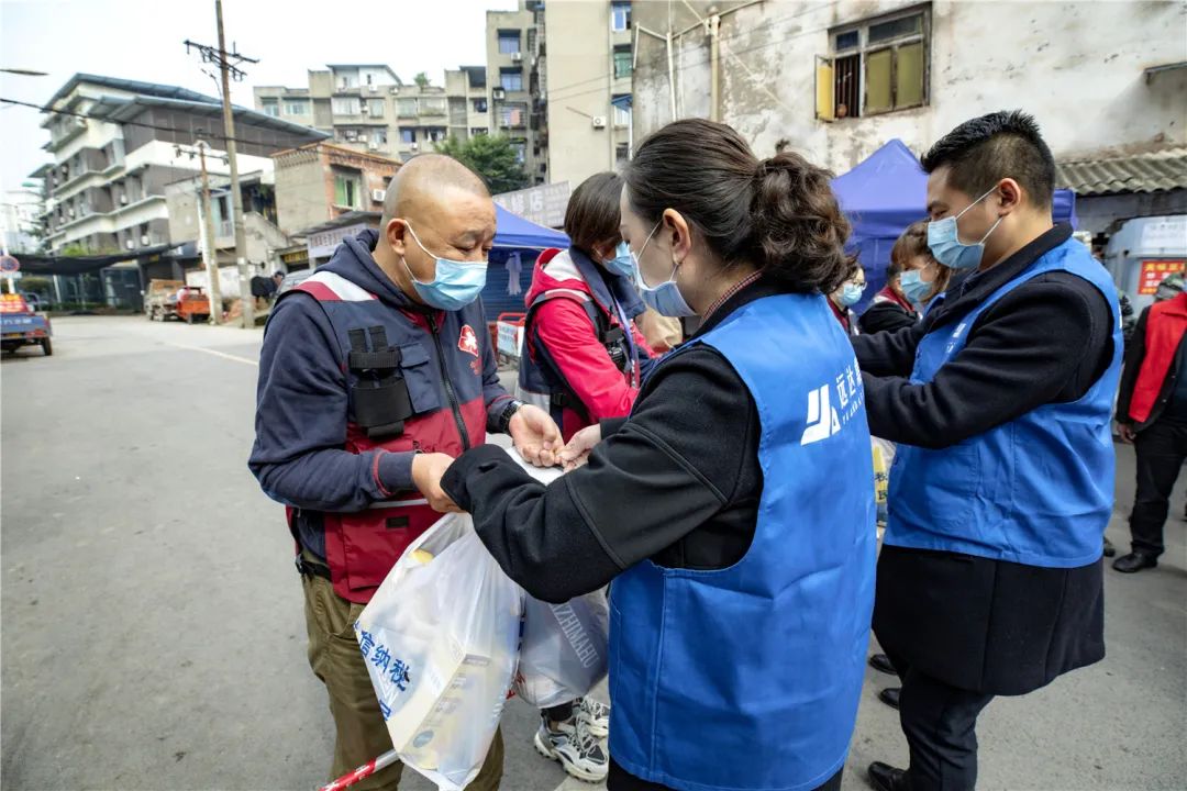 远达集团向富顺县疾控中心捐款捐物，助力疫情防控！-7.jpg