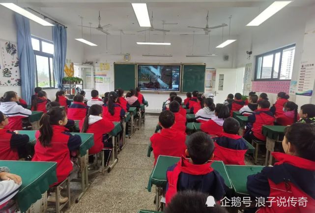 自贡市沿滩第二小学校开展学习宣传江姐精神主题队课活动-2.jpg