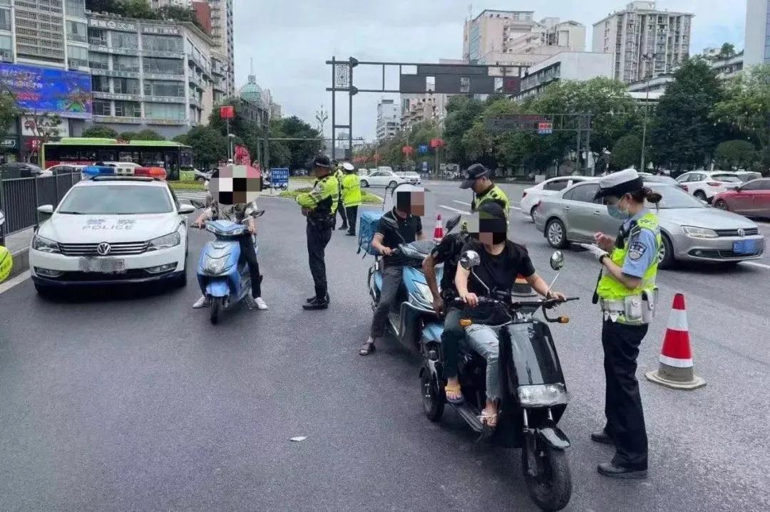 富顺人注意！12月1日起全面整治电动摩托车！-2.jpg