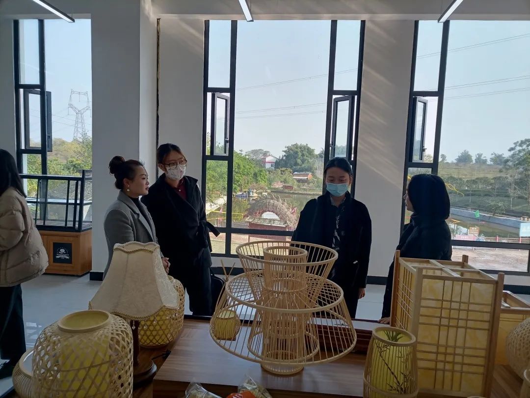 自贡市妇联圆满完成省妇联对“两癌”和“省级妇女居家灵活就业基地”项目绩效评价现...-5.jpg