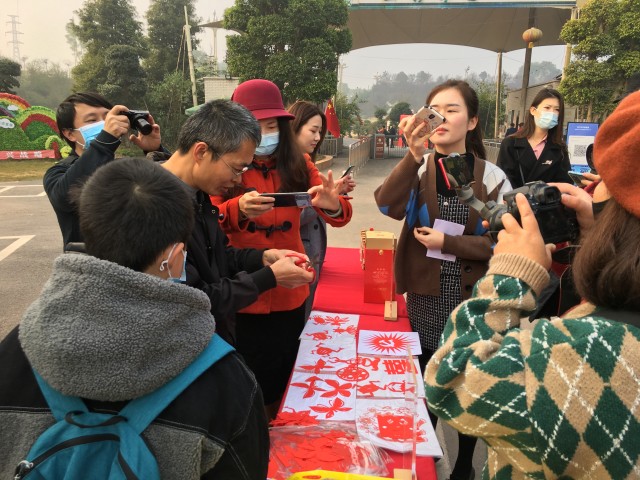 百城行｜巴蜀文旅“百城行”走进四川自贡贡井：打卡古盐场非遗体验“飞天贡井”-2.jpg