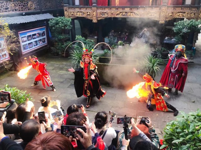 百城行｜巴蜀文旅“百城行”走进四川自贡贡井：打卡古盐场非遗体验“飞天贡井”-11.jpg