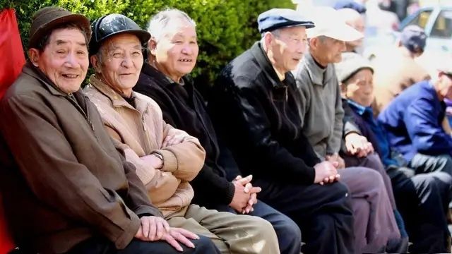 “延迟退休”改成“工龄退休”，老百姓纷纷认可？原因很简单-1.jpg