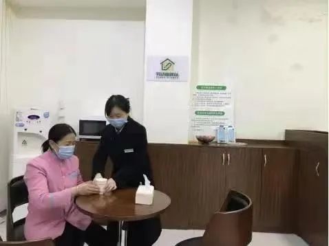 用心服务 邮储银行富顺县支行在行动-1.jpg