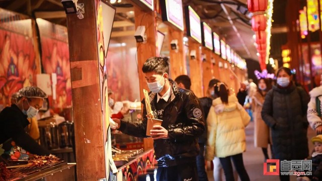 元旦期间 自贡·中华彩灯大世界第五次跻身全国热门景区前十-3.jpg