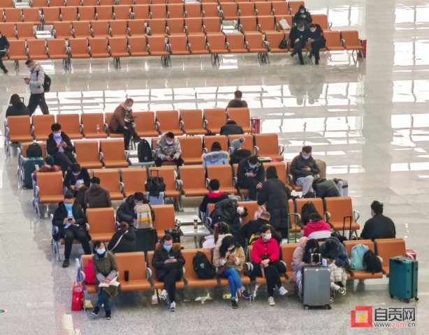 春运第一天 自贡列车密度创新高 每日开行26趟-3.jpg
