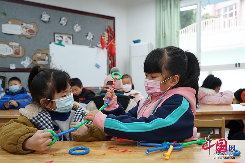 自流井区迎来开学第一天 22524名学生返校-2.jpg