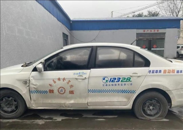 驾校训练场内男学员被教练车撞上不治身亡！-2.jpg