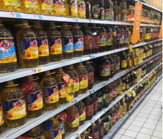 油的品种好多哦！菜籽油、橄榄油、花生油、调和油···你们家用的啥油？-1.jpg