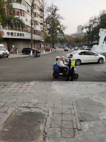 注意了，查电瓶车了哟-1.jpg