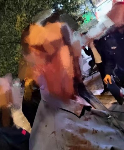 昨晚，南湖春八门口出租车打架，头破血流-1.jpg