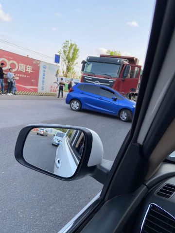 北环路双河口大桥车祸-1.jpg
