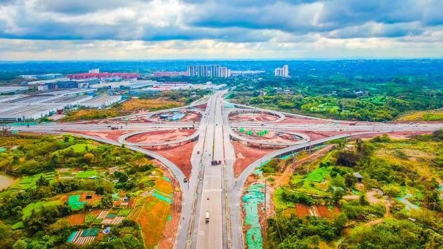 自贡G348国道金海路至梁家坝立交段实现全幅车道临时通车-1.jpg
