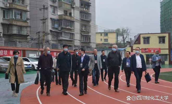 副校长颜杰带队考察自贡市第六中学校-1.jpg