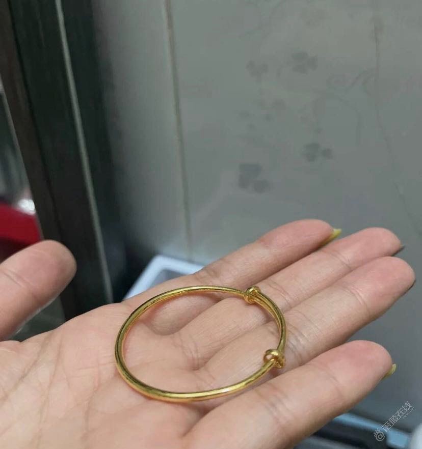小侄女出生了！！送这个会不会小气啊，还是说直接给钱更好？-1.jpg