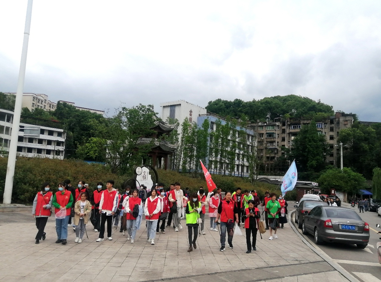 情系五一，劳动最光荣——义工联“五一”环保公益行-5.jpg